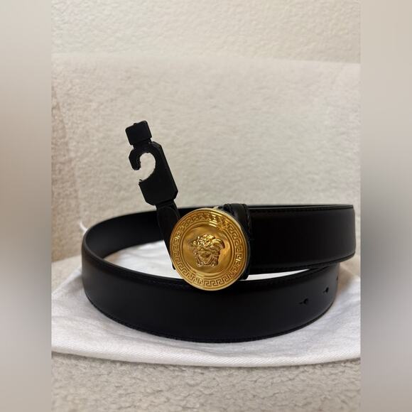 Versace Black leather Medusa belt 85cm - Picture 1 of 4